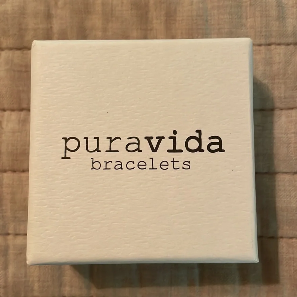 Pura Vida String Bracelet, 2 Stickers, 2 Silicone Straws, and PV Gift Box NWT - Picture 6 of 8